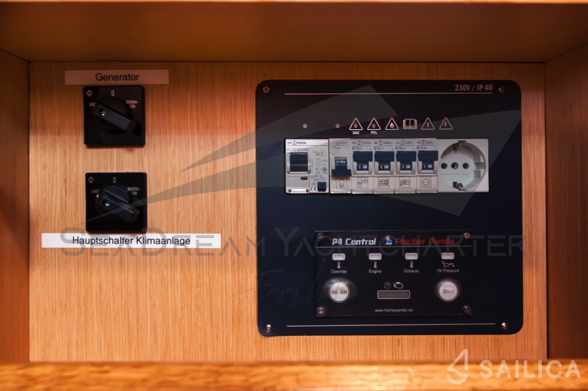 Bavaria Sport 44 - Yacht Charter Sailica