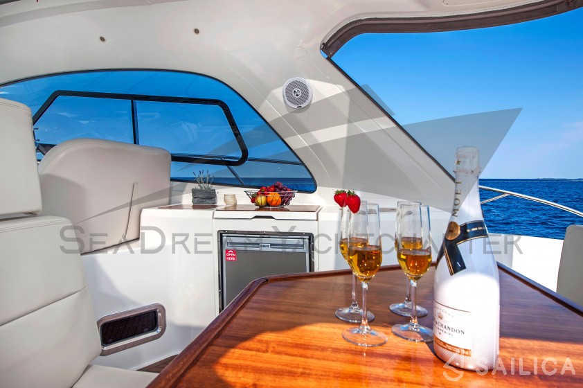 Bavaria Sport 44 - Yacht Charter Sailica