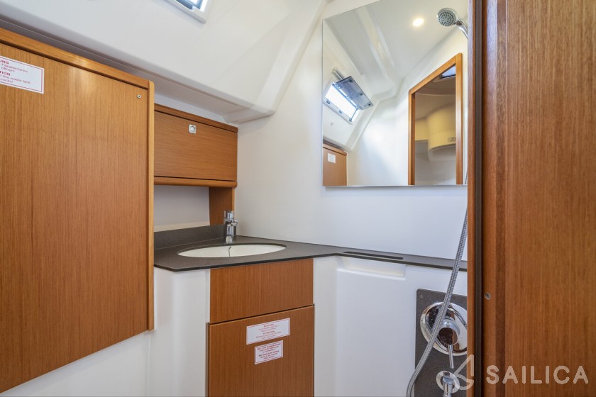 Bavaria 46 Cruiser - Yacht Charter Sailica