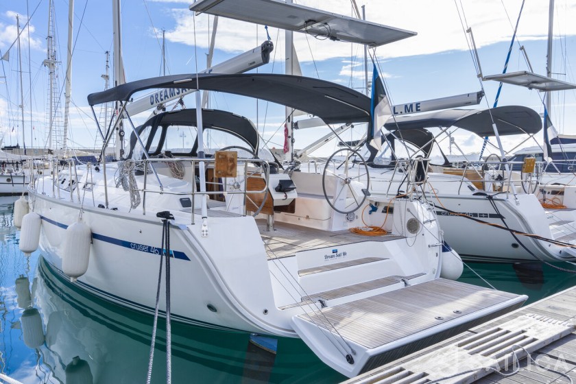 Bavaria 46 Cruiser - Yacht Charter Sailica