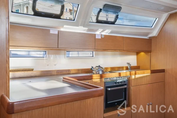 Bavaria 46 Cruiser - Yacht Charter Sailica