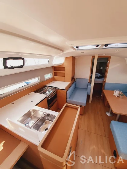 Sun Odyssey 410 - Yacht Charter Sailica