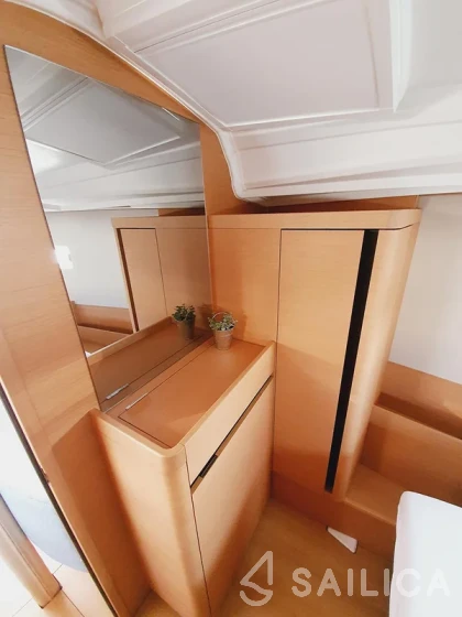 Sun Odyssey 410 - Yacht Charter Sailica