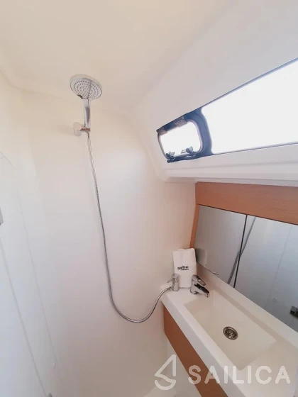 Sun Odyssey 410 - Yacht Charter Sailica