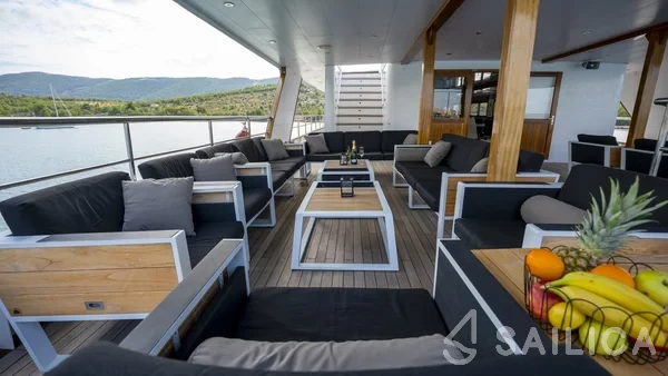 Motoryacht - Yacht Charter Sailica