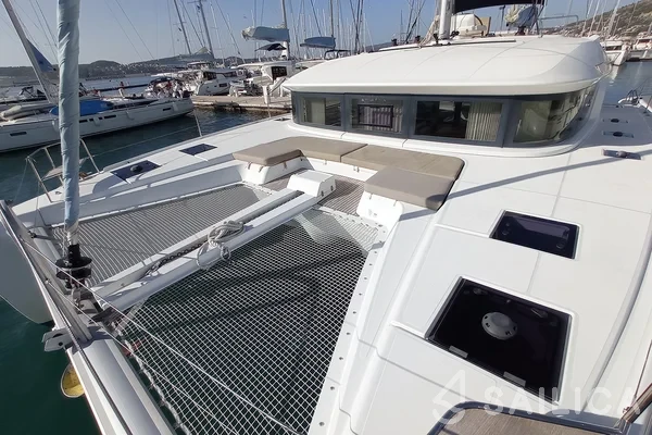 Lagoon 50 - Yacht Charter Sailica