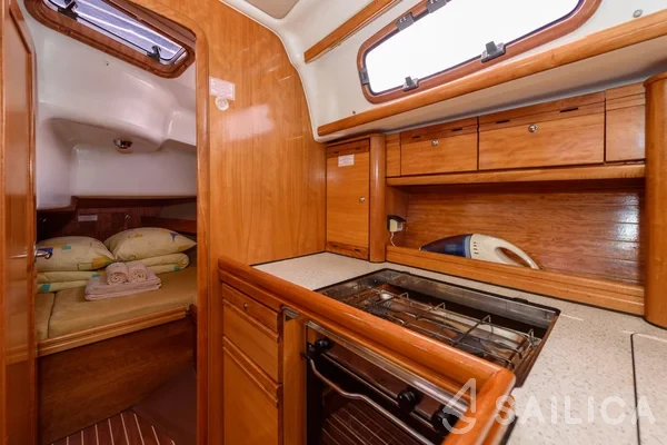 Bavaria 37 Cruiser - Yacht Charter Sailica