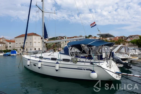 Bavaria 37 Cruiser - Yacht Charter Sailica