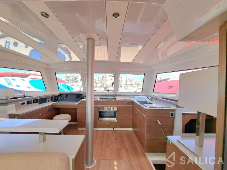 Bali Catspace - Yacht Charter Sailica