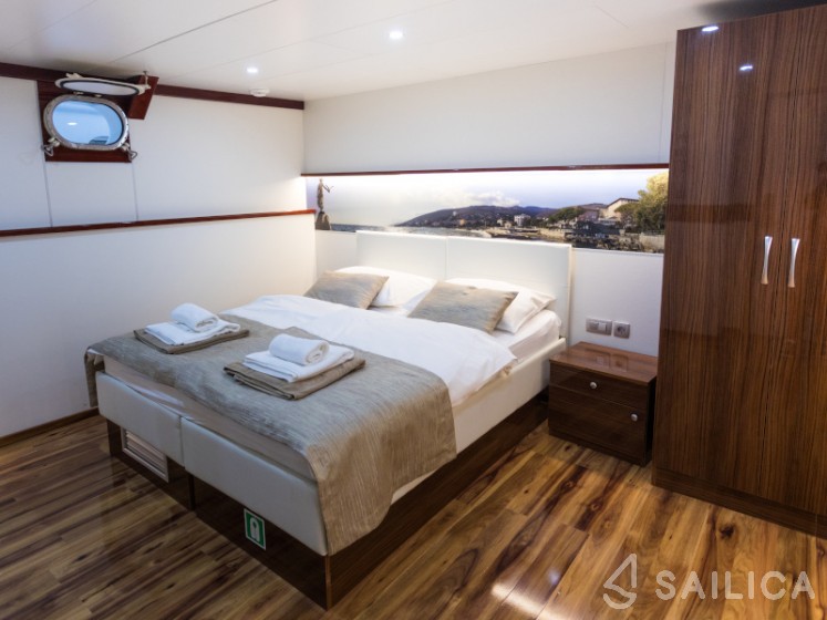 Motoryacht - Yacht Charter Sailica