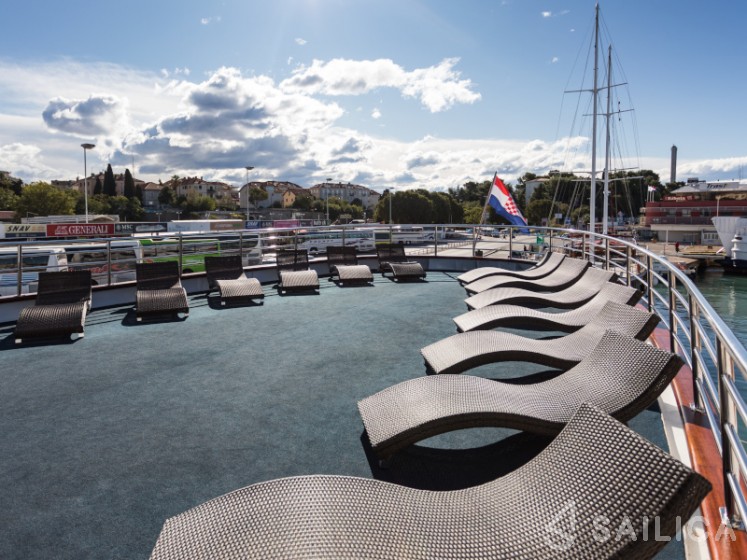 Motoryacht - Yacht Charter Sailica
