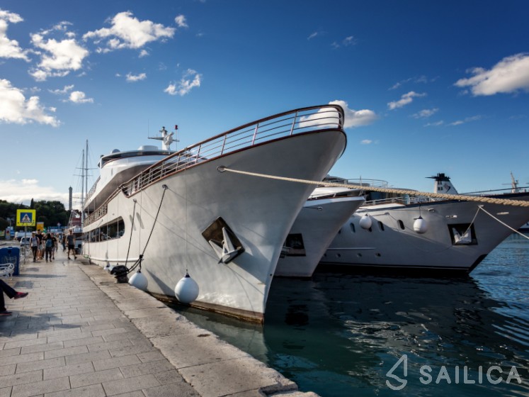 Motoryacht - Yacht Charter Sailica