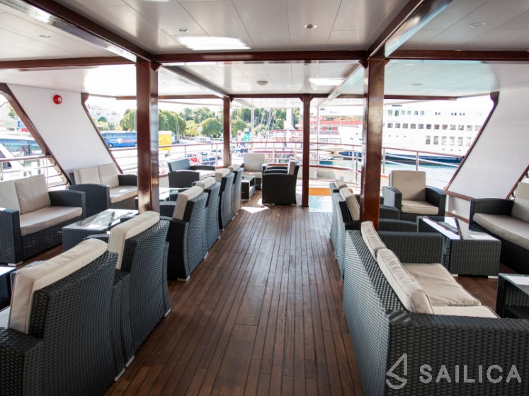 Motoryacht - Yacht Charter Sailica