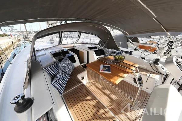 Hanse 458 - Yacht Charter Sailica
