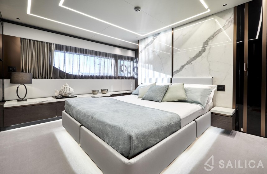 Explorer 62 - Yacht Charter Sailica
