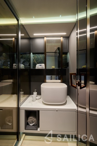 Explorer 62 - Yacht Charter Sailica