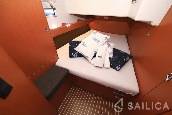 Bavaria 46 Cruiser - Photo #60 Bavaria 46 Cruiser - Yacht Charter Sailica