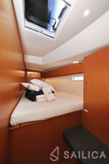 Bavaria 46 Cruiser - Photo #26 Bavaria 46 Cruiser - Yacht Charter Sailica