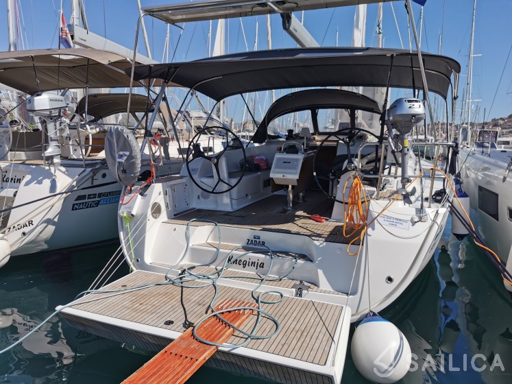 Bavaria 46 Cruiser - Photo #7 Bavaria 46 Cruiser - Yacht Charter Sailica