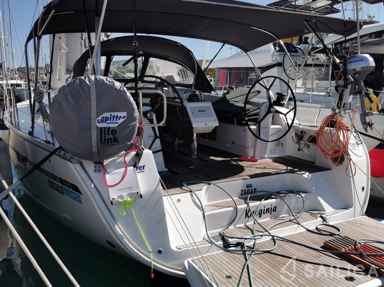 Bavaria 46 Cruiser - Photo #6 Bavaria 46 Cruiser - Yacht Charter Sailica