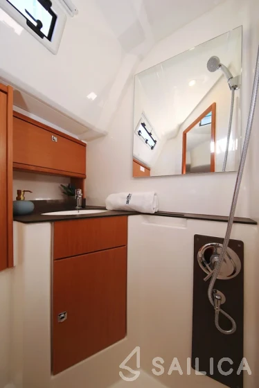 Bavaria 46 Cruiser - Photo #66 Bavaria 46 Cruiser - Yacht Charter Sailica