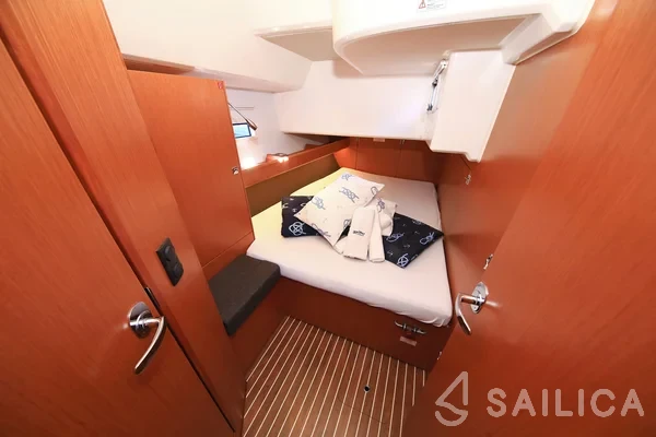 Bavaria 46 Cruiser - Photo #59 Bavaria 46 Cruiser - Yacht Charter Sailica
