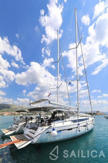 Bavaria 46 Cruiser - Photo #8 Bavaria 46 Cruiser - Yacht Charter Sailica