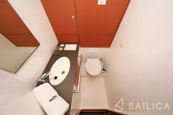 Bavaria 46 Cruiser - Photo #67 Bavaria 46 Cruiser - Yacht Charter Sailica