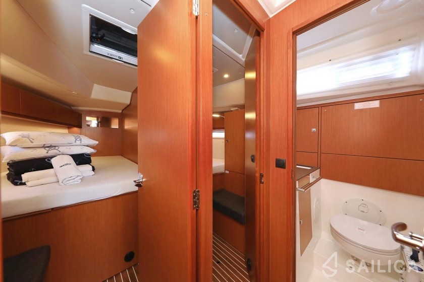 Bavaria 46 Cruiser - Photo #23 Bavaria 46 Cruiser - Yacht Charter Sailica