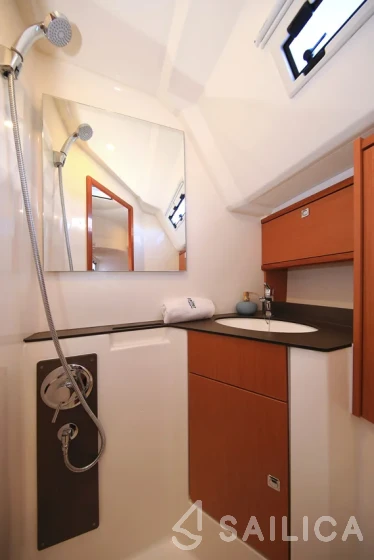 Bavaria 46 Cruiser - Photo #64 Bavaria 46 Cruiser - Yacht Charter Sailica