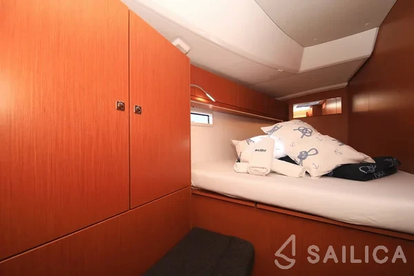 Bavaria 46 Cruiser - Photo #56 Bavaria 46 Cruiser - Yacht Charter Sailica