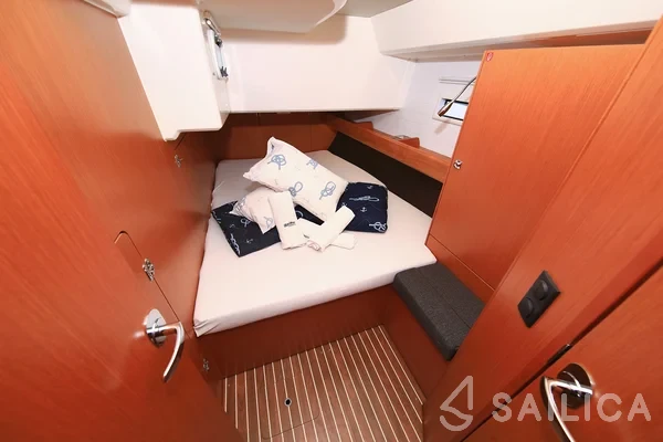 Bavaria 46 Cruiser - Photo #61 Bavaria 46 Cruiser - Yacht Charter Sailica