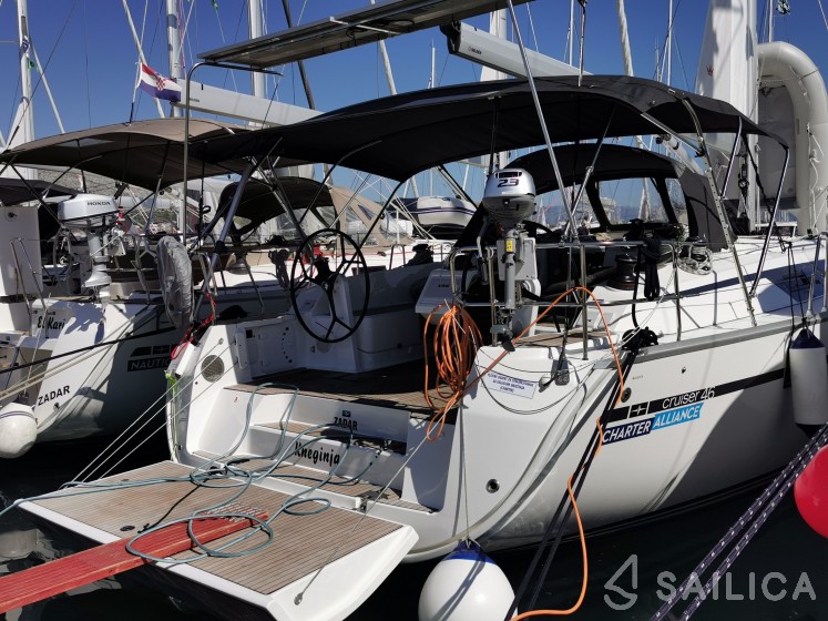 Bavaria 46 Cruiser - Photo #5 Bavaria 46 Cruiser - Yacht Charter Sailica