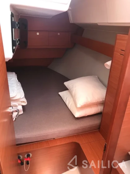 Dufour 360 GL - Yacht Charter Sailica