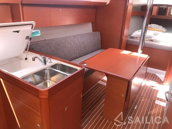 Dufour 360 GL - Yacht Charter Sailica