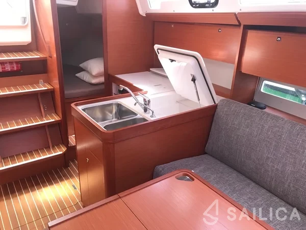 Dufour 360 GL - Yacht Charter Sailica