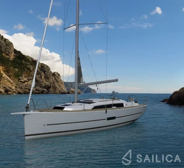 Dufour 360 GL - Yacht Charter Sailica