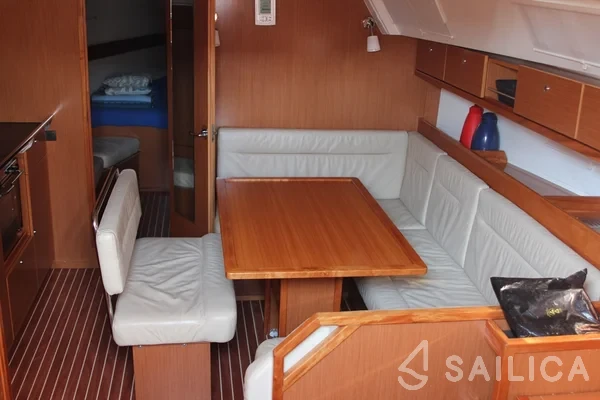 Bavaria 40 Cruiser - Yacht Charter Sailica
