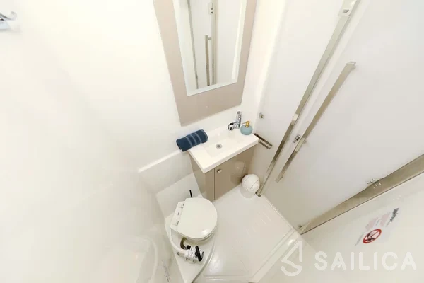Astréa 42 - Yacht Charter Sailica