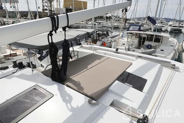 Astréa 42 - Yacht Charter Sailica