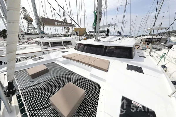 Astréa 42 - Yacht Charter Sailica