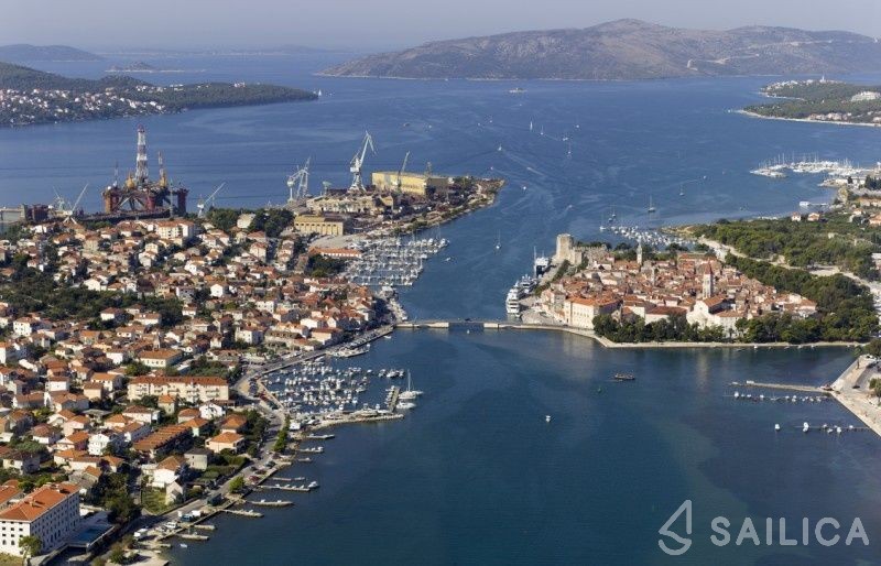 Custom Built - Yacht Charter Sailica