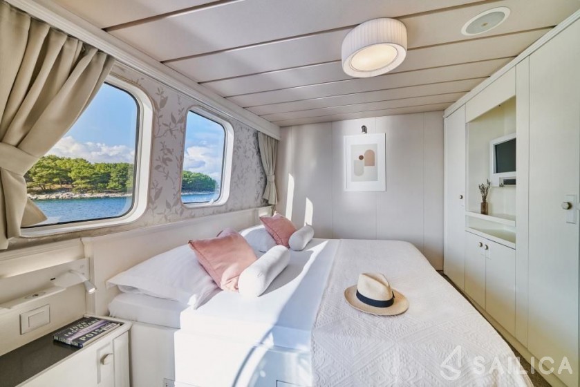 Custom Built - Yacht Charter Sailica