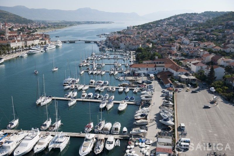 Custom Built - Yacht Charter Sailica
