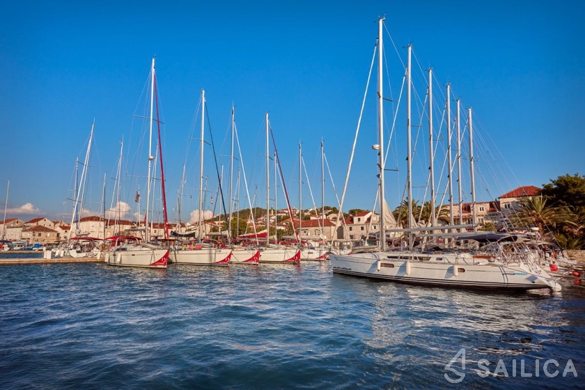 Custom Built - Yacht Charter Sailica