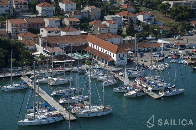 Custom Built - Yacht Charter Sailica