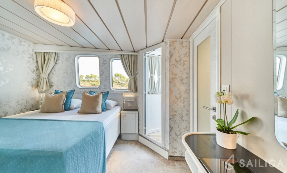 Custom Built - Yacht Charter Sailica