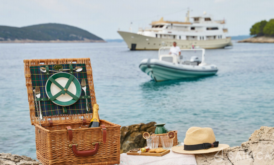Custom Built - Yacht Charter Sailica