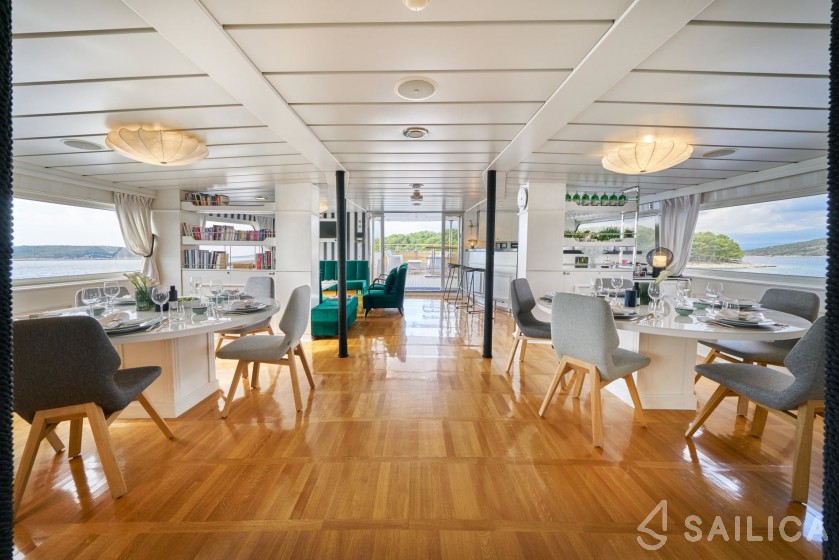 Custom Built - Yacht Charter Sailica