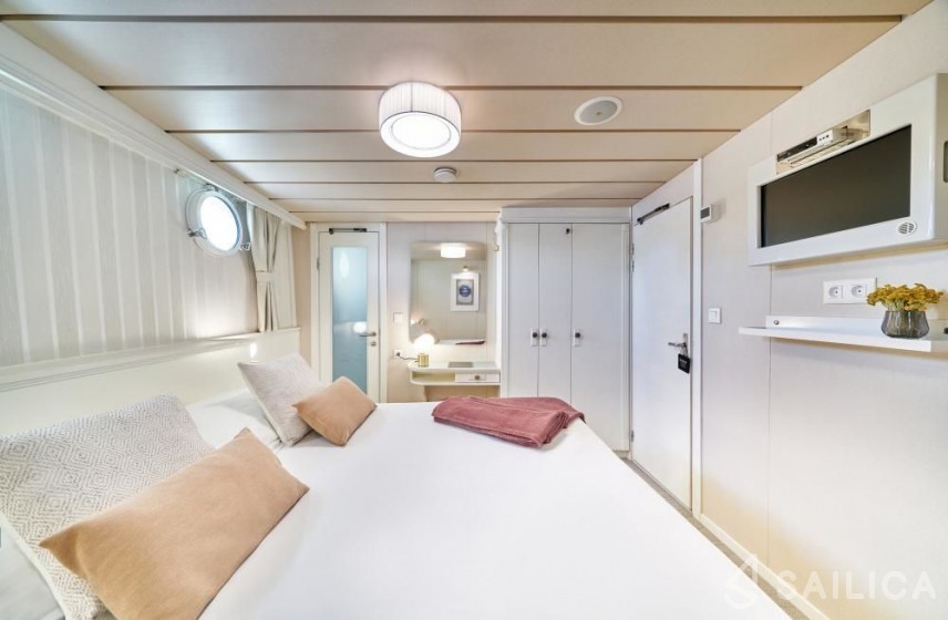 Custom Built - Yacht Charter Sailica